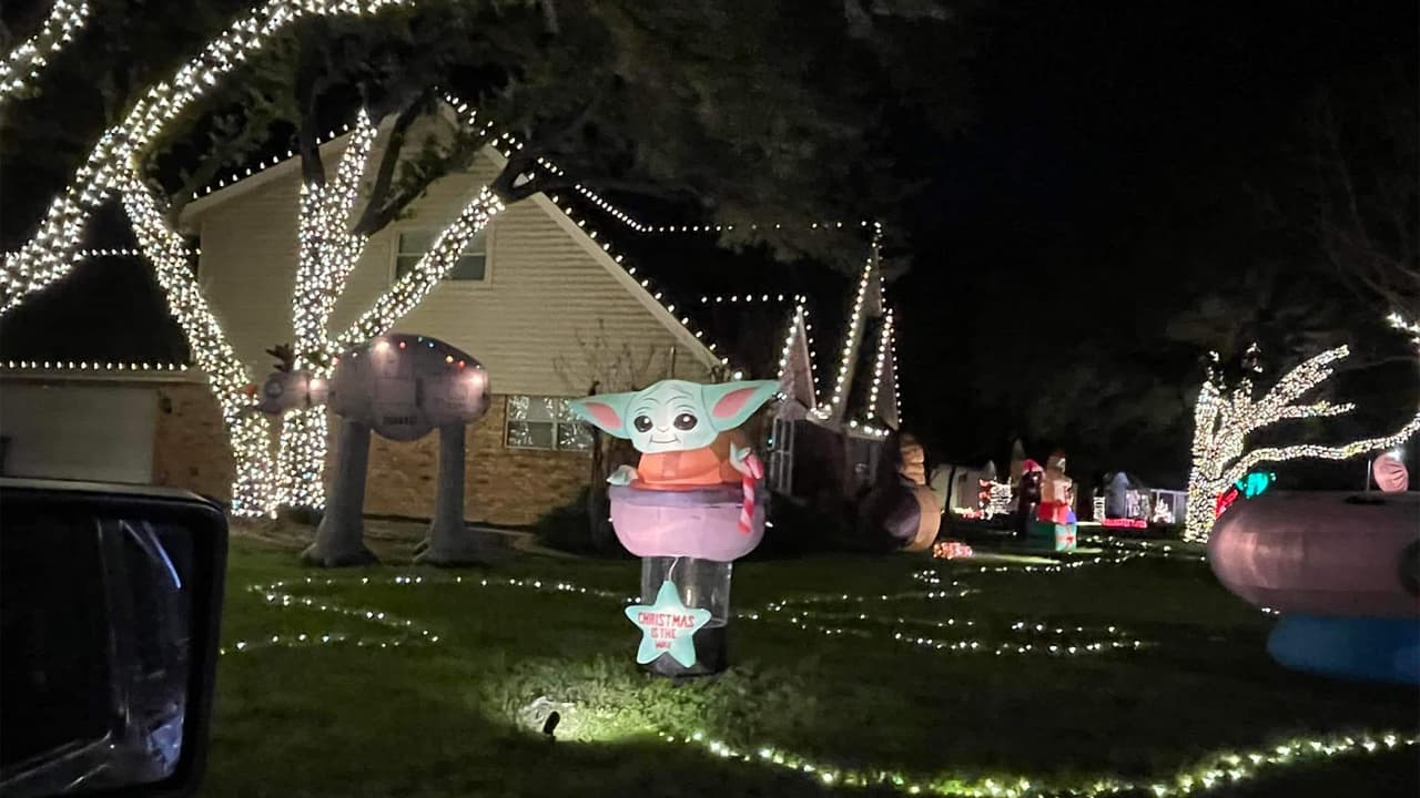 <h2 class="cms-H2-H2">¿Cómo llegar a Lights at Interlochen?</h2> 
<br>Si vienes de Fort Worth puedes llegar por la I-30 hacia el este. Si vienes del sur, la 820 y luego tomar la I-30 te llevarán a este vecindario. Si vienes de Dallas puedes llegar por la I-30 hacia el oeste. Del norte de Dallas, puedes tomar la 635, 161 y hasta la I-30.