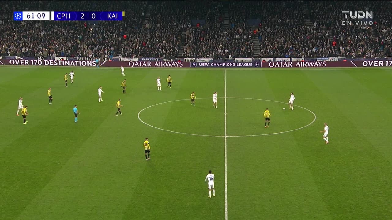 ¡TIRO ATAJADO! disparo por Viktor Dadason.