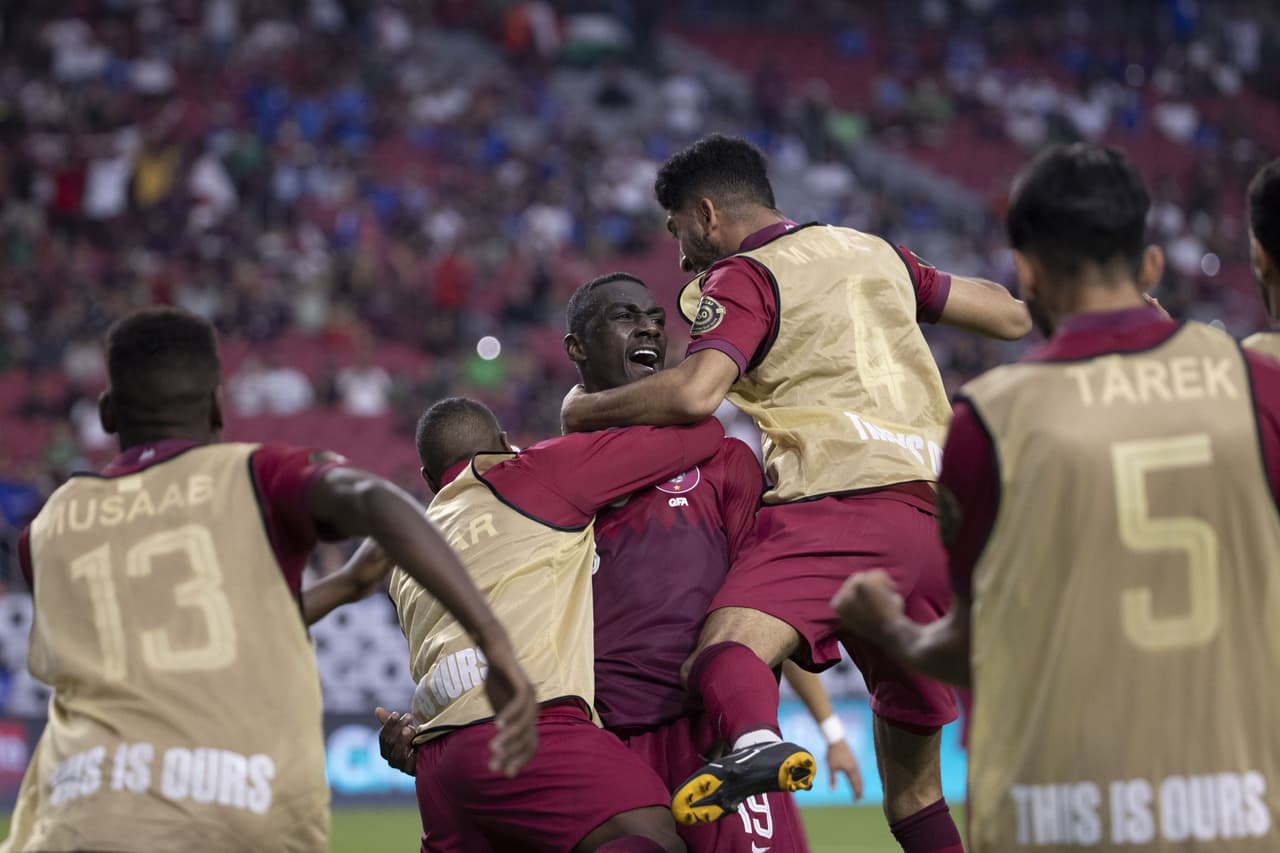 Finalmente, tras varios minutos de asedio, Qatar sobrevivió y avanzó a las Semifinales de la Copa Oro, donde espera al ganador del juego entre Estados Unidos y Jamaica.