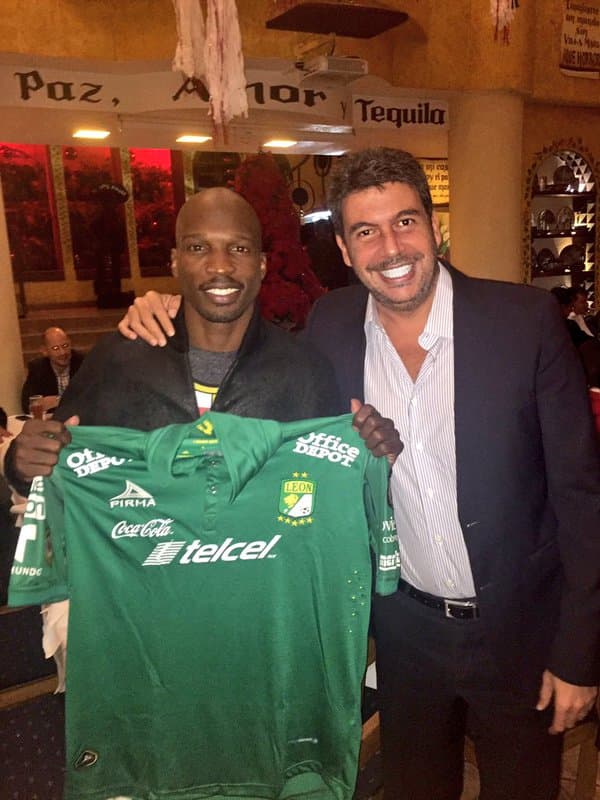 León desea fichar a Chad Ochocinco