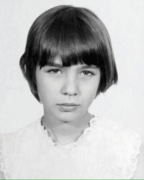 Con esa mirada nos basta para reconocer a esta divertidísima actriz. ¿Una pista? Su ropa es de peluche.