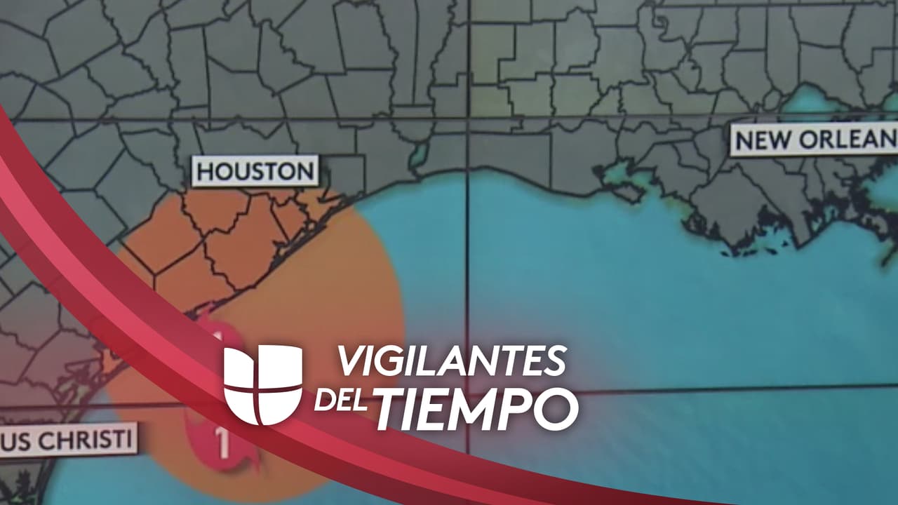 El Centro Nacional de Huracanes (NHC) dio a conocer a través de su más reciente informe, la noche de este domingo, que Beryl se intensificó y avanza con vientos sostenidos de 75 millas por hora (mph), pasando a ser un huracán categoría 1. 
<b><a href="https://www.youtube.com/watch?v=OxUQP9XC26Q" target="_blank">Puedes seguir nuestra transmisión en vivo entrando a este enlace. </a></b>