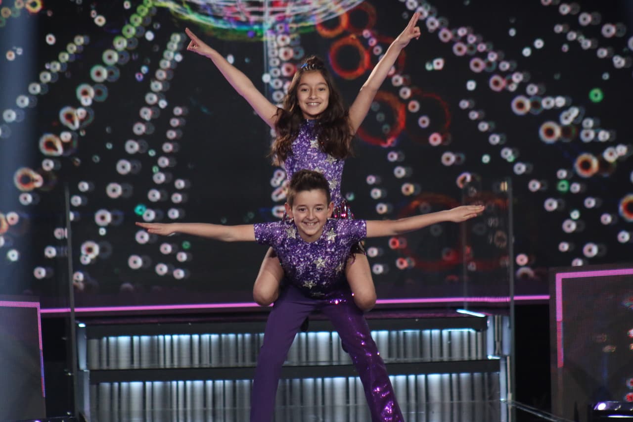 Óscar y Marcela bailaron 'Can't Stop The Feeling' de Justin Timberlake. Lograron un promedio de 8.4 luego de la puntuación de los jueces.