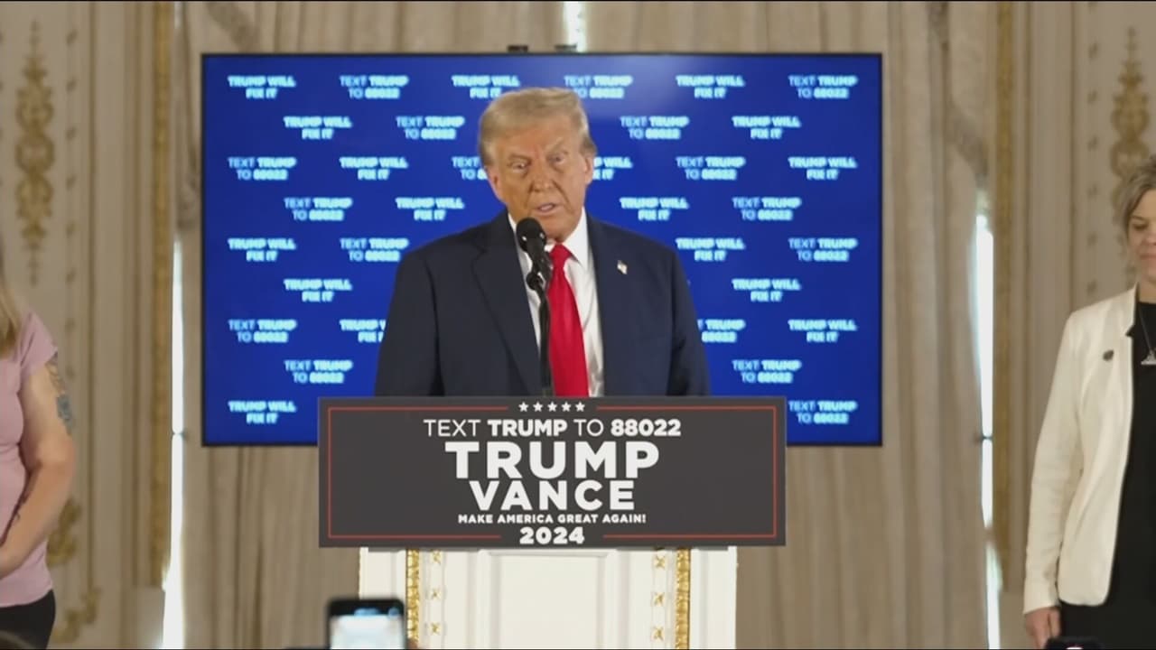 El expresidente Donald Trump hace campaña en el sur de Florida