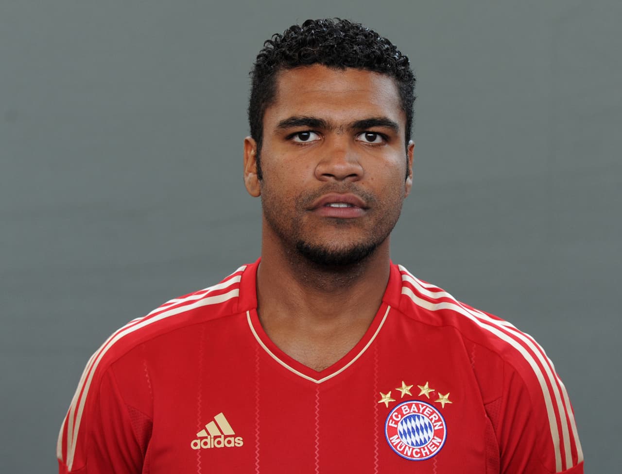 El defensa brasileño Breno fue condenado a tres años y nueve meses de cárcel luego de provocar un incendio en su casa bajo la influencia del alcohol en 2011.