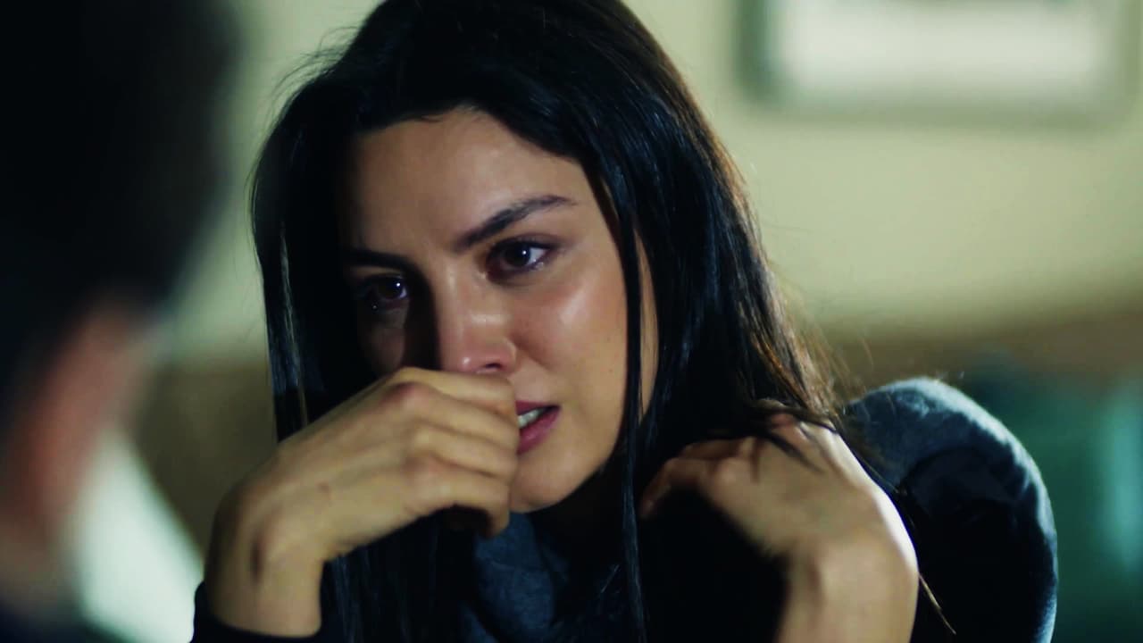 Presionada por Emir, Zeynep no tuvo otra salida y acordó traicionar nuevamente a su hermano para salvar a su bebé, y dejar que Kemal fuera responsabilizado por la muerte de Ozan.