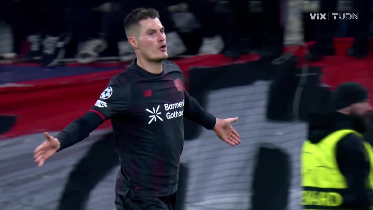 ¡Llegó el primero! Schick marca y pone arriba al Leverkusen