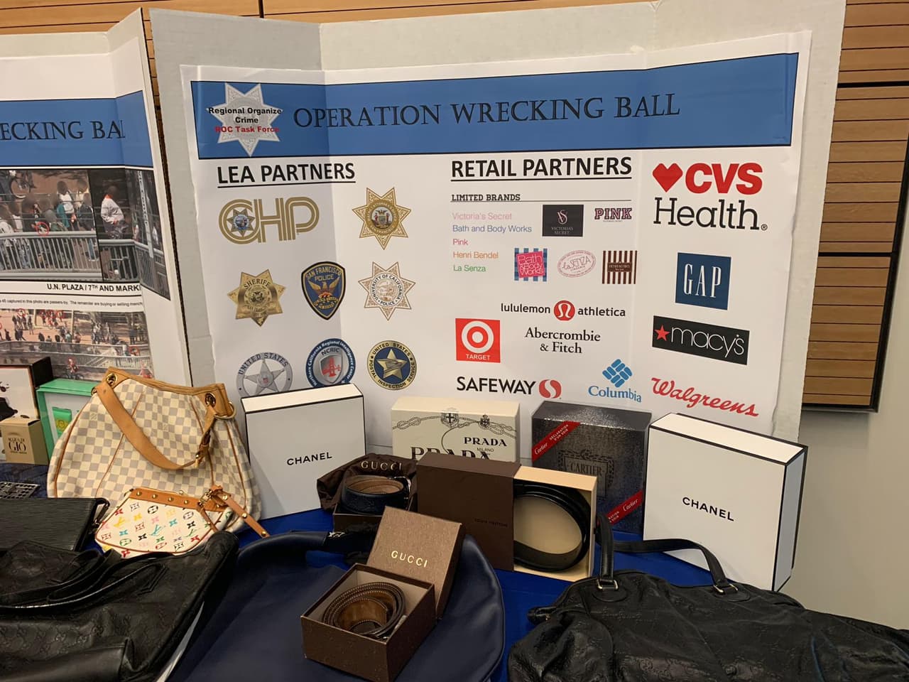 El operativo "bola demoledora" dejó como saldo 12 personas detenidas y el decomiso de mercancía robada con valor de $750,000.