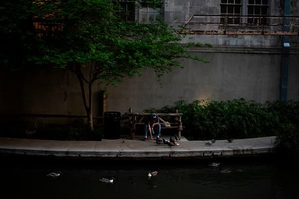 Pero, ¿La orden aprobada por la ciudad de San Antonio viola la orden del gobernador?