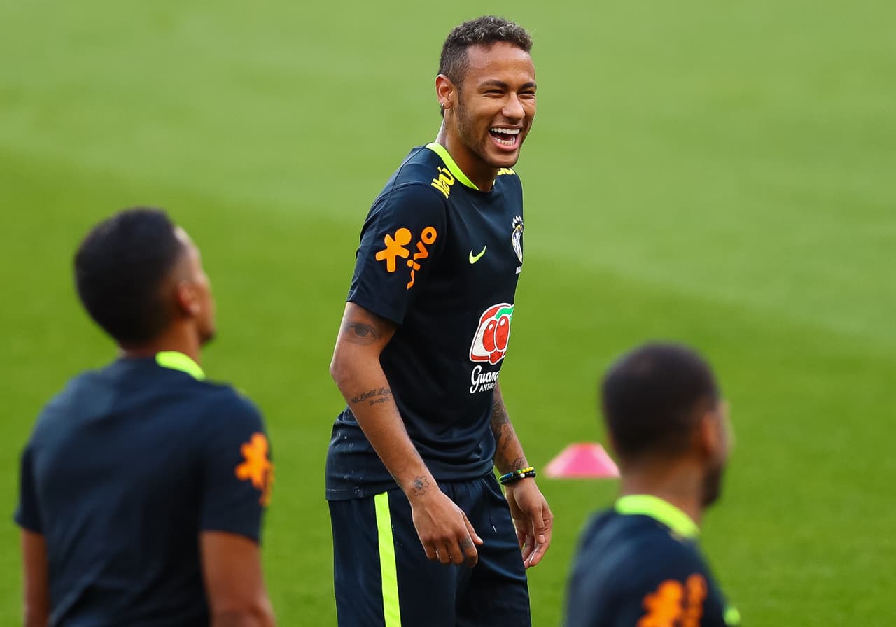 Las diferencias entre el amor verdadero y el gusto por el dinero quedan en evidencia entre el Neymar feliz de la selección de Brasil y uno comprometido pero sin alegría en el PSG. Y eso se nota.