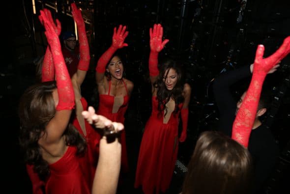 Te llevamos detrás de cámaras de esta semifinal donde hasta las eliminadas resucitaron. ¿Quién será la próxima Nuestra Belleza Latina?