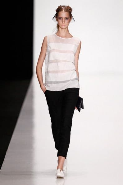 Consigue un 'look' sugerente sin necesidad de enseñar de más con esta mega alternativa que viene con todo en primavera.