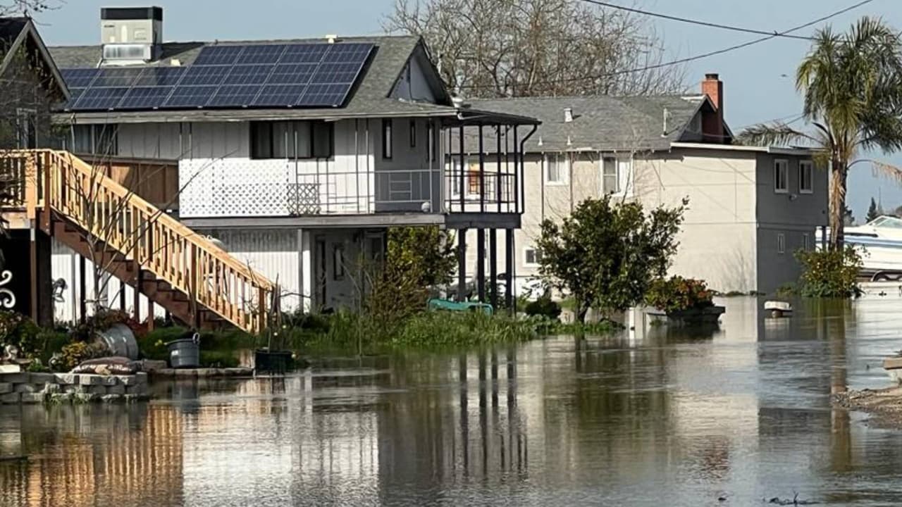 Mantienen órdenes de evacuación en el condado de San Joaquín por inundaciones