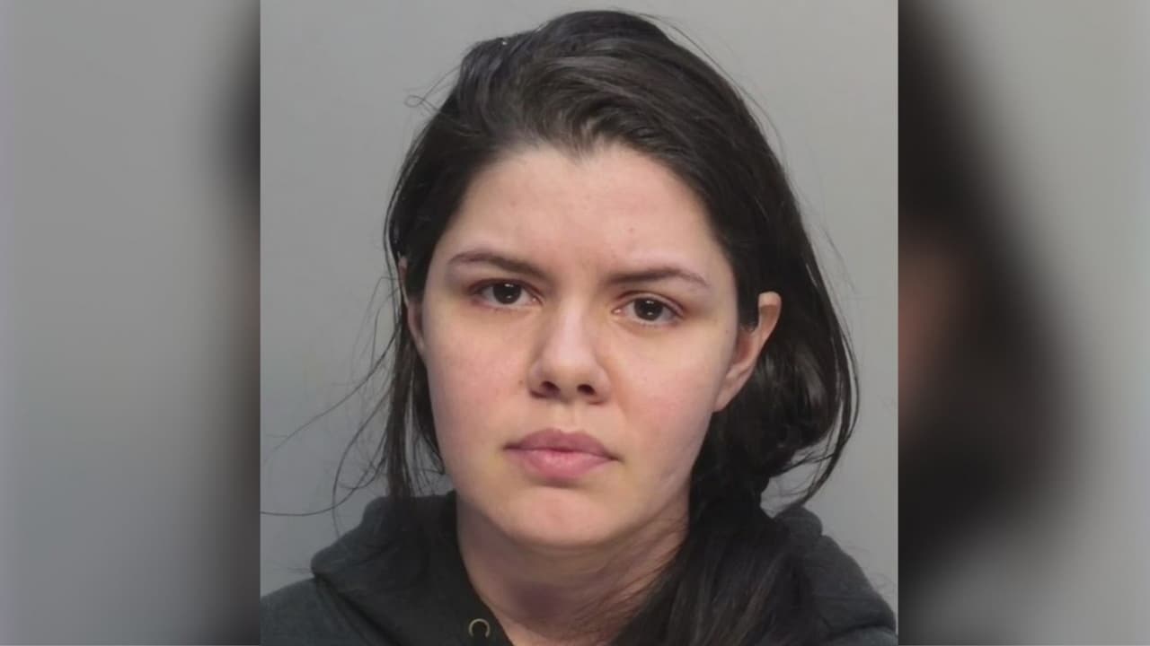 Arrestan a maestra del Doral acusada de tener relaciones sexuales con un alumno de 15 años 