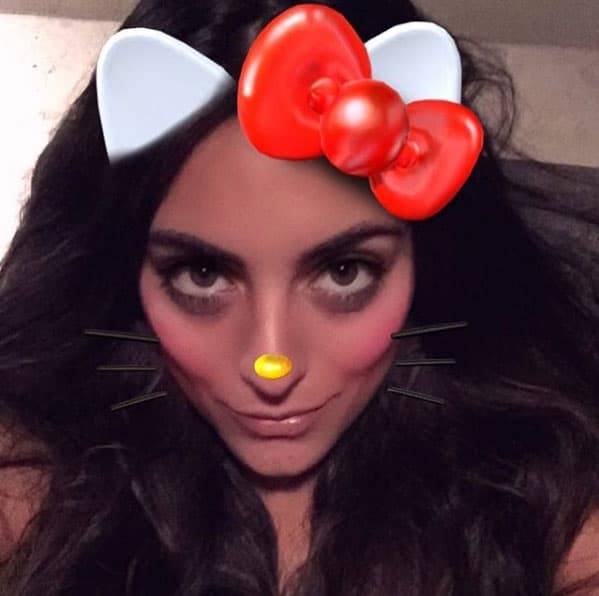 ¿Te gusta cómo se ve con este filtro de Snapchat? Tierna y seductora, ¿no crees?