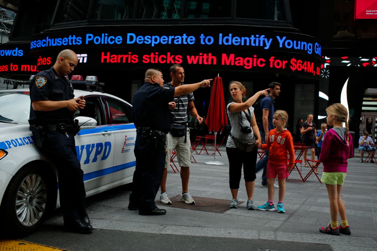 El NYPD ha desplegado 7 mil agentes policiales adicionales para mantener una estrecha vigilancia este fin de semana feriado.