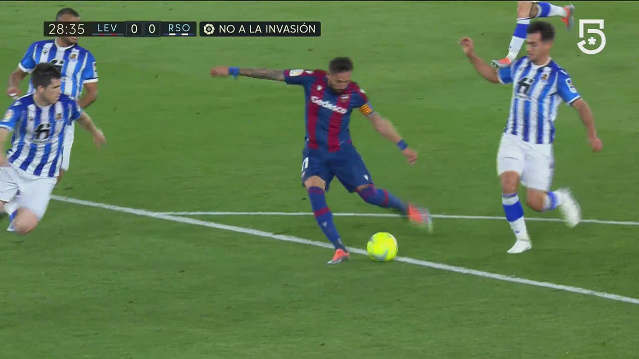 ¡Era para más! Morales tuvo el gol para el Levante y sacó tiro débil