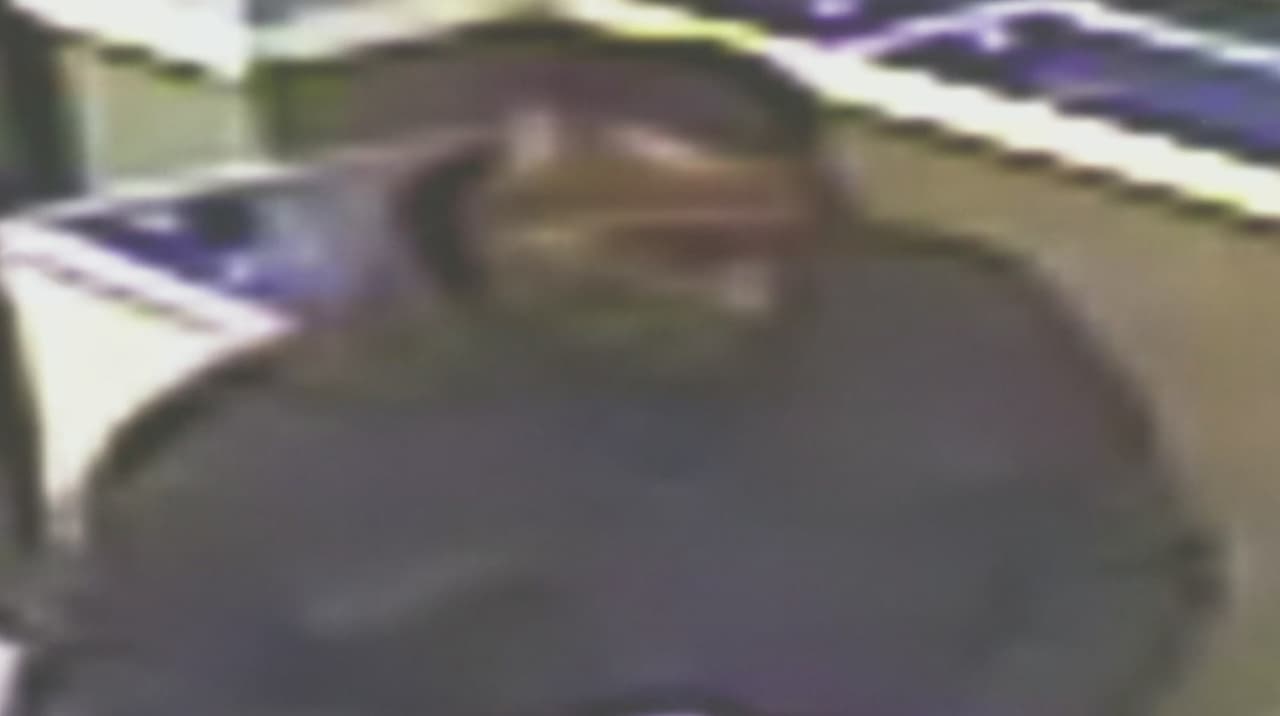 Policía busca a presunto agresor sexual en Los Ángeles