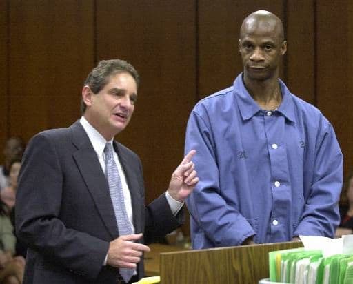 Darryl Strawberry pudo ser una leyenda del béisbol pero su adición a las drogas y su incapacidad para lidiar en su lucha contra el cáncer lo perdió. La policía lo detuvo con cocaína en Tampa Bay. Darryl violó en seis ocasiones su libertad condicional por lo que fue sentenciado a 18 meses de prisión en 1999.