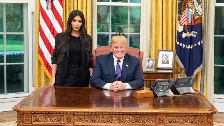 Cuando Kim se encontró con Donald: la incómoda foto en la Casa Blanca de la reina del selfie