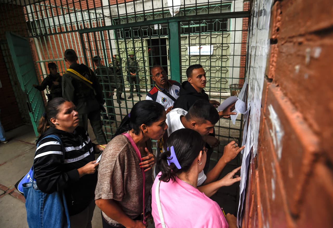 6,120 candidatos se dispuntan los 545 puestos la Asamblea Nacional Constituyente. Entre ellos el hijo del mandatario, Nicolás Maduro Guerra, la excanciller Delcy Rodríguez y el hermano mayor del fallecido presidente Hugo Chávez.