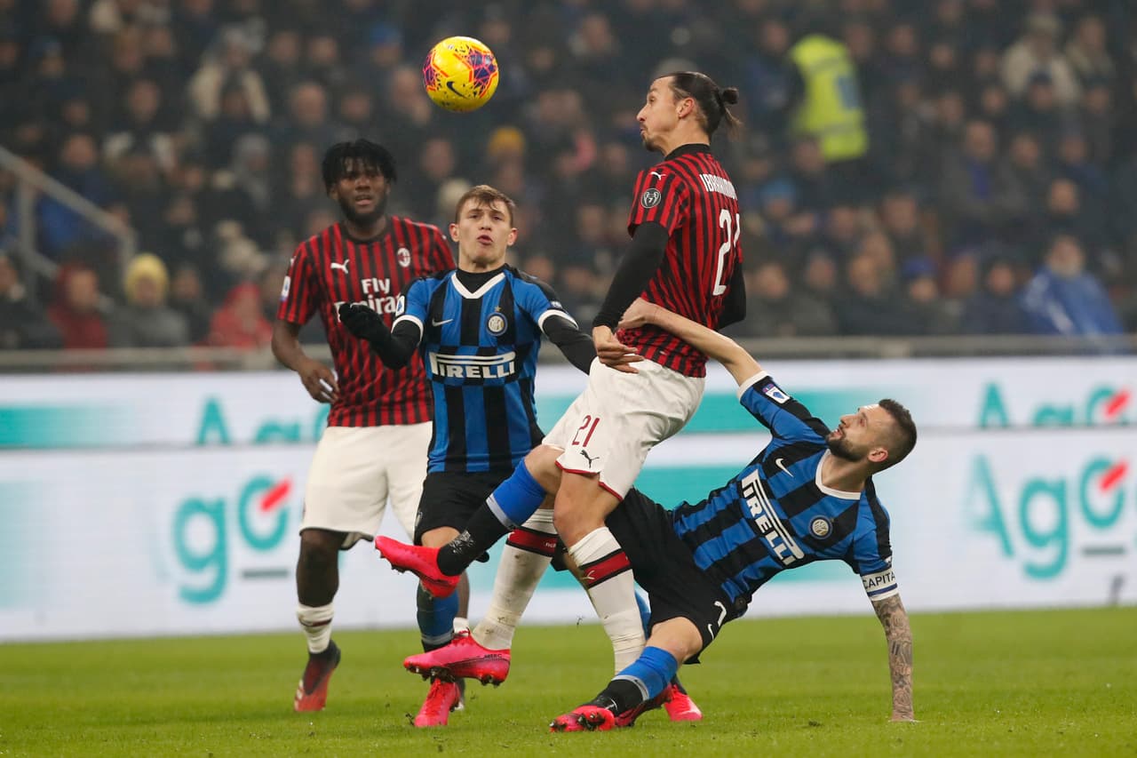 Inter se impone al Milan tras un partidazo. Cuatro goles a dos marcaron la diferencia en este derby. Zlatan y Rebic anotan por parte del Milan, mientras que por parte del Inter anotaron Brozovic, Vecino, Stefan de Vrij y Lukaku al último minuto.