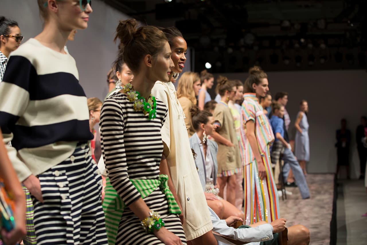 En esta colección reto las posibilidades son infinitas, pues hombres y mujeres pueden compartir prendas y lucir genial. Diseñador J. Crew. NYFW, Spring/Summer 2016 - 09/16/2015