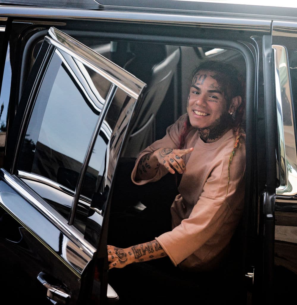 En octubre del 2015, Tekashi se declaró culpable de un cargo de abuso sexual en contra de una menor.