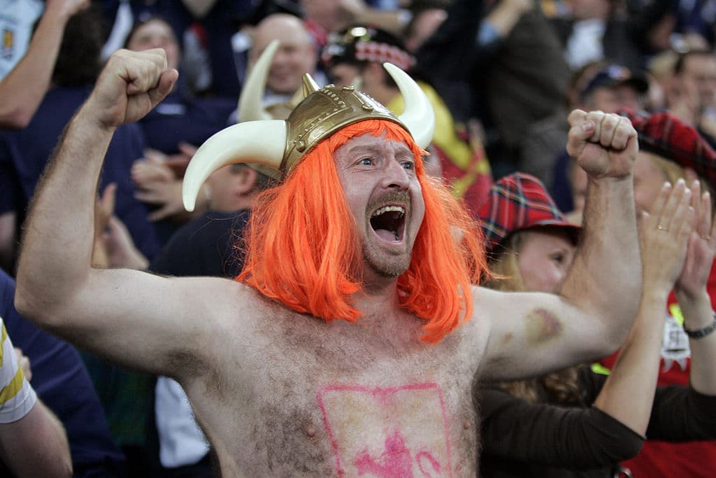 <h3 class="cms-H3-H3">NORUEGA</h3>⬆️(Ascendió)
<br>
<br>Posición 2021: 
<b>6</b>
<br>
<br>Posición 2020: 
<b>8</b>
<br>
<br>Puntaje en escala general: 
<b>7,392 puntos</b>.