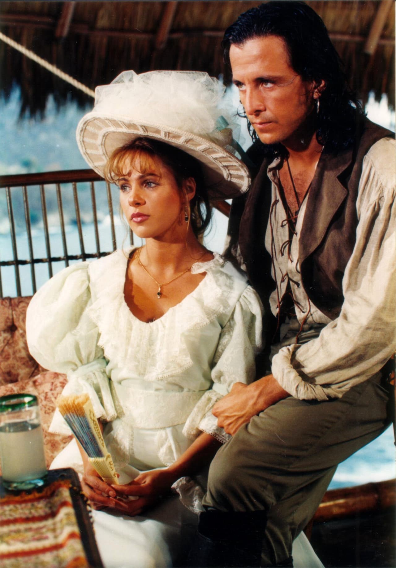 Ana Colchero inició su carrera en melodramas como 'Destino' (1990) y 'Valeria y Maximiliano' (1991), pero la condesa Aimée de Altamira es uno de sus personajes más recordados por la falta de escrúpulos que mostró para obtener lo que quería en 'Corazón Salvaje', en 1993, donde compartió créditos con Edith González y Eduardo Palomo.