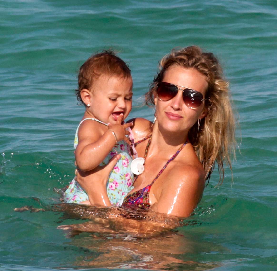 La esposa de Radamel es guapísima.