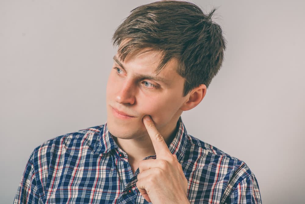 <b>LIBRA</b>
<br>De ellos podría decirse que son demasiado inseguros y manipulables, ya que en su búsqueda de equilibrio natural, todo el tiempo están metidos en su mente, debatiendo qué hacer.