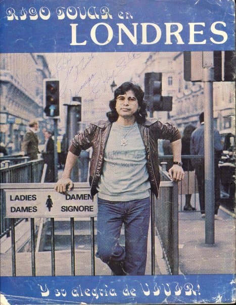 Aprovechando su tiempo en Londres, Rigo se dedicó a perfeccionar el inglés y a componer canciones. También rentó el estudio de Abbey Road, donde grabaron The Beatles y voló a todos sus compañeros del Costa Azul para grabar su séptimo disco ‘Dos tardes de mi vida’, considerada la mejor producción del cantante.
<br>