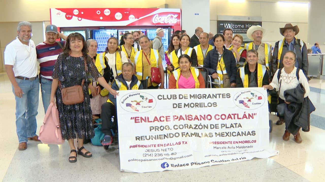 Fotografía de algunas de las madres y padres que llegaron a Texas desde México.