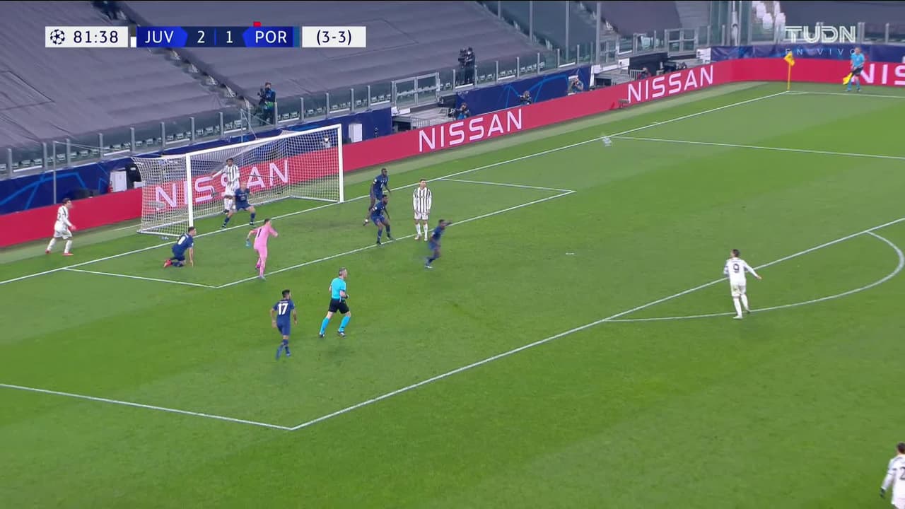 ¡TIRO ATAJADO! disparo por Federico Chiesa.