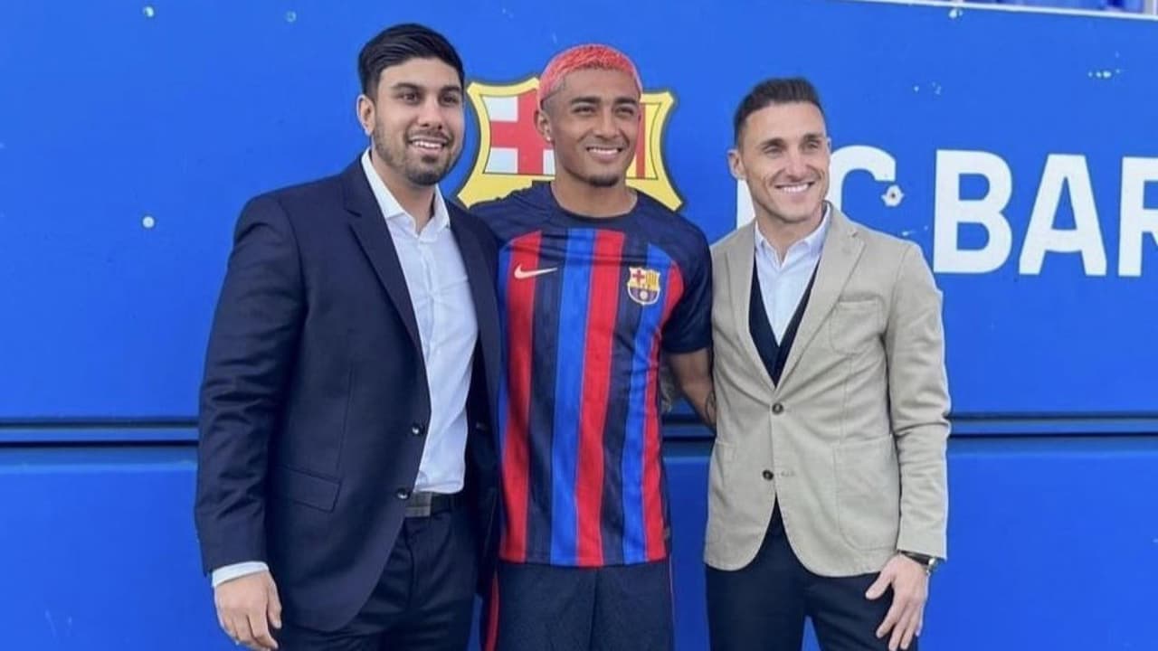 Julián Araujo fue presentado y ya lució los colores del Barcelona