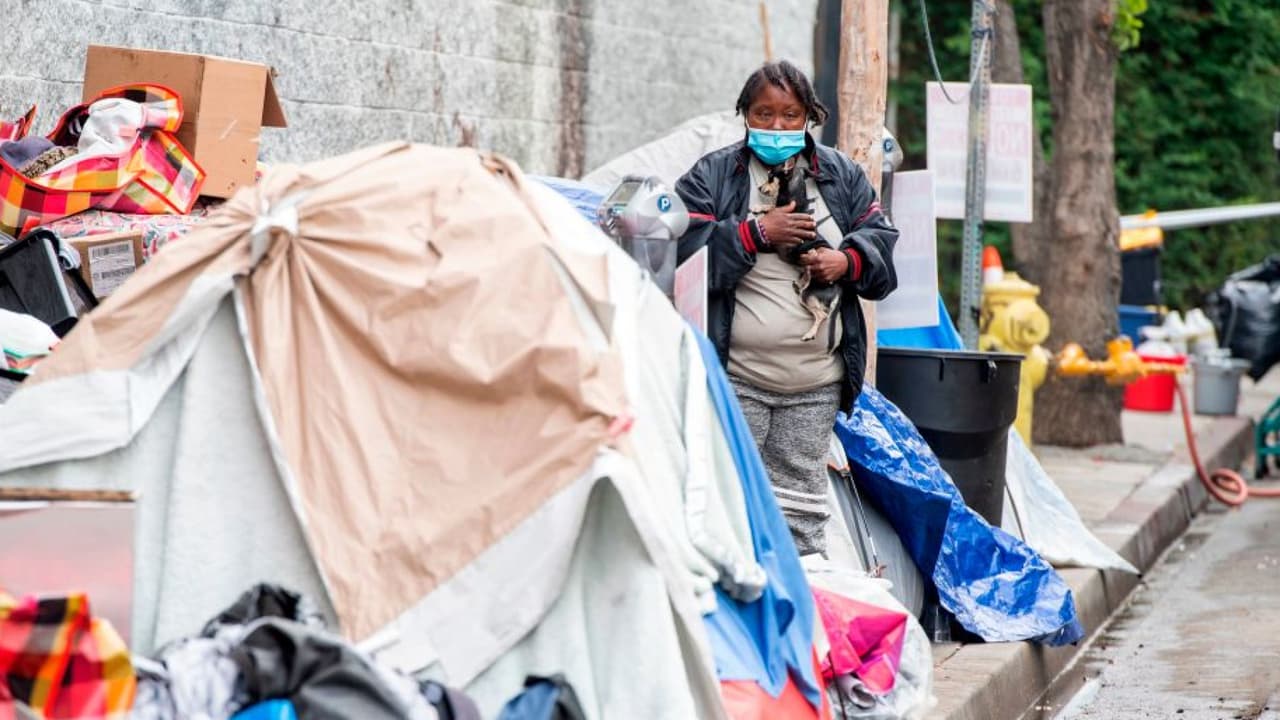 “La comunidad indigente merece la oportunidad de cambiar su vida”: León Krauze