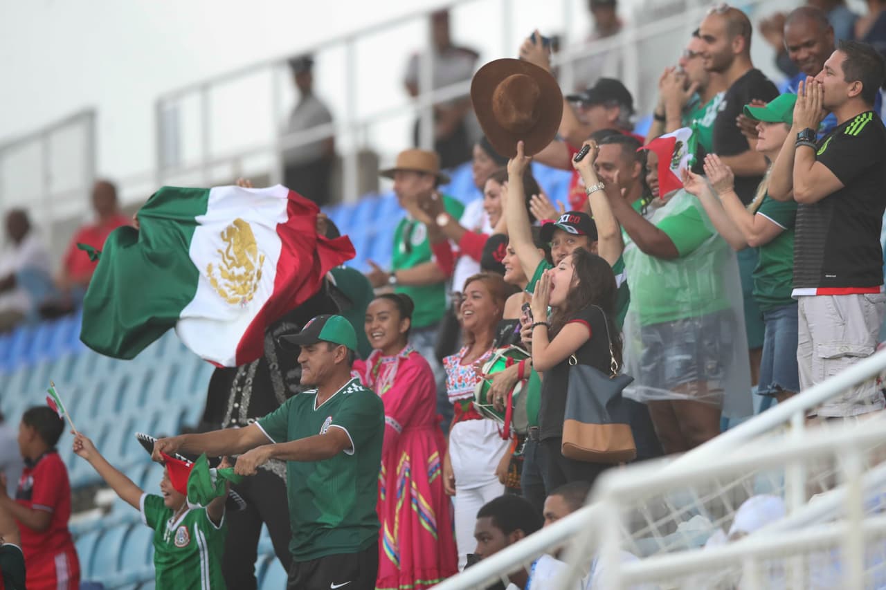 El juego se celebró en el Ato Boldon Stadium y contó con aficionados mexicanos que hicieron el viaje y animaron en todo momento al conjunto azteca.
<br>
<br>La guardameta Emily Alvarado realizó dos salvadas en la definición desde el punto de penal a Brianna Pinto y Kiara Pickett el primer y tercer intento de las estadounidenses. Katty Martínez, Jimena López, Mia Villegas y Belén Cruz convirtieron con éxito para la Tricolor.