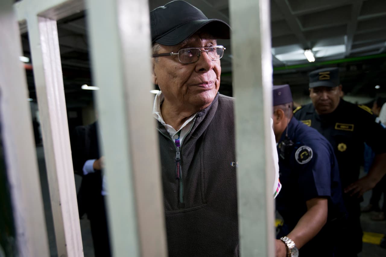 Imputan más de 500 desapariciones a 14 exmilitares detenidos en Guatemala