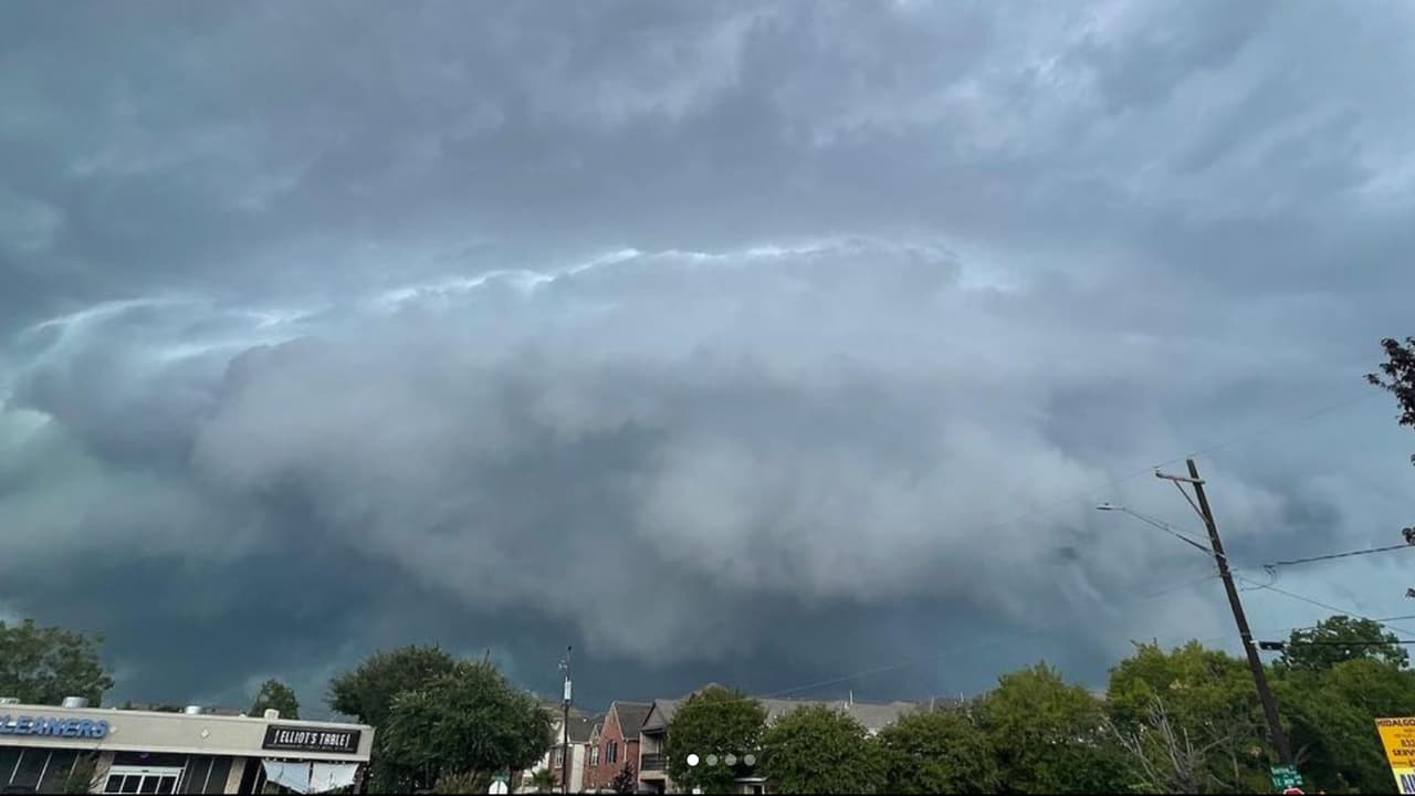 El Departamento de Seguros de Texas indica que es importante tener el automóvil en condiciones adecuadas para conducir durante tiempo severo.