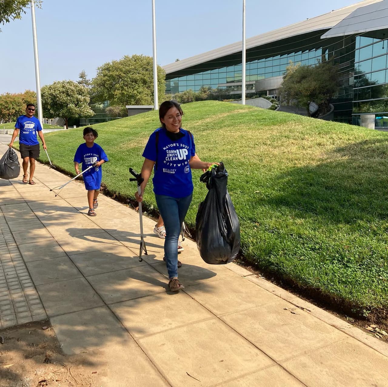La idea del evento era reunir la mayor cantidad de gente en una recogida de basura simultánea.