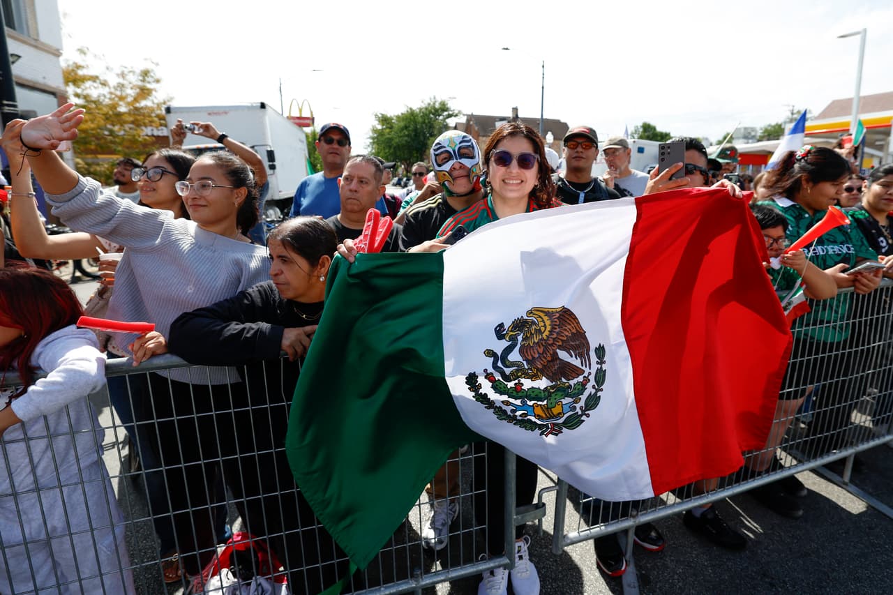 El corazón del Chicago mexicano volvió a latir con fuerza. En La Villita se celebró, un año más, el 
<b><a href="https://www.univision.com/local/chicago-wgbo/chicago-celebra-la-independencia-de-mexico-con-desfile-y-el-grito-fechas-horarios-y-rutas" target="_blank">Desfile del Día de la Independencia de México</a></b>, una tradición que año con año reúne a la comunidad para recordar, con orgullo, lo que significa ser mexicano. La edición número 55 del desfile se realizó de 2:00 a 10:00 pm, organizada por la 
<b>Cámara de Comercio de La Villita.</b>
