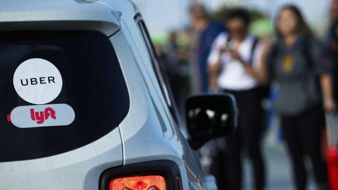 Sigue estas recomendaciones y reduce el riesgo de ser víctima de robo en los viajes compartidos