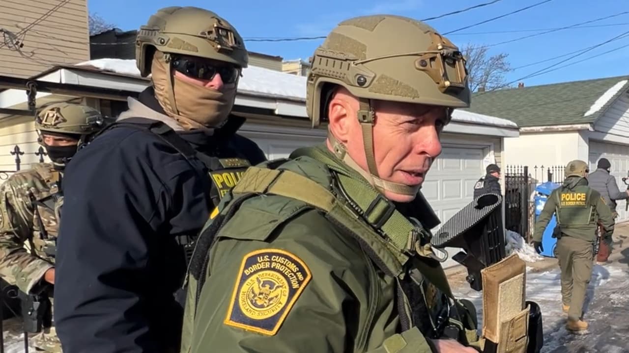 Bovino dice desconocer si arrestados por la Patrulla Fronteriza en Chicago tienen antecedentes criminales