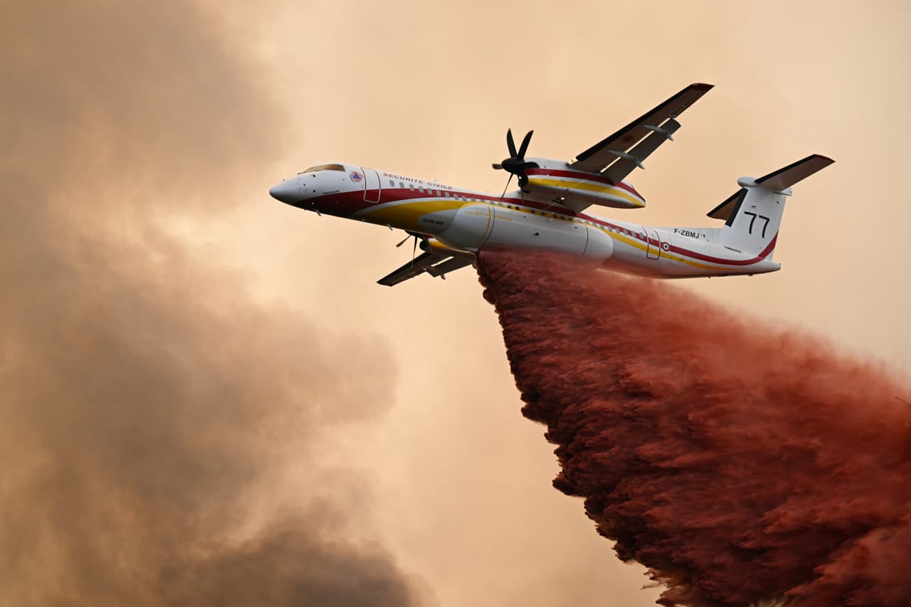 La prioridad, aseguran las autoridades, sigue siendo proteger vidas, controlar los incendios activos y reducir el impacto de una emergencia que mantiene en alerta a gran parte de Europa.