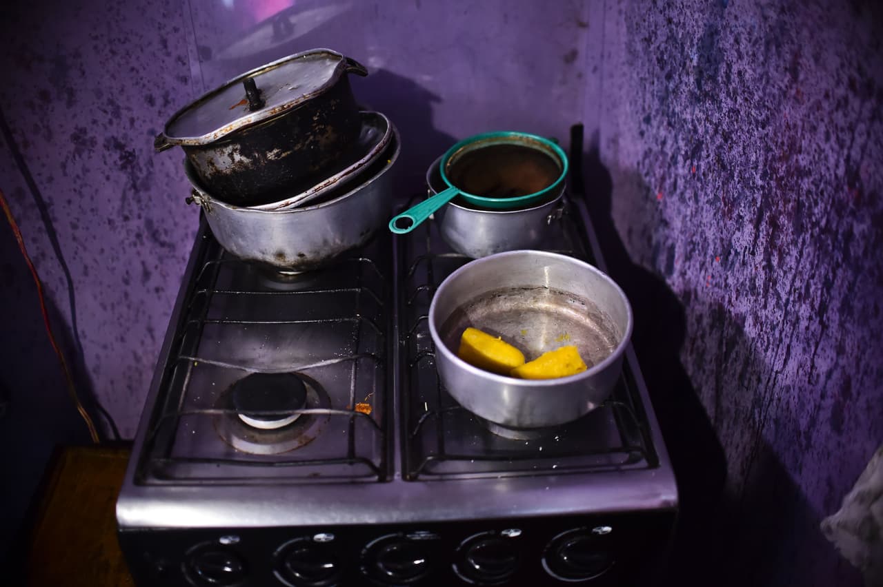Niños que se desmayan en la escuela. Amotinamientos en frente de los supermercados. Padres que no saben qué pondrán en la mesa de sus hijos al terminar el día.