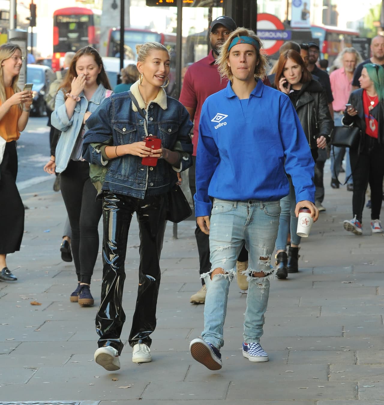 La semana pasada, rompió con fuerza el rumor de que los jóvenes se habían casado, pero ella lo desmintió.