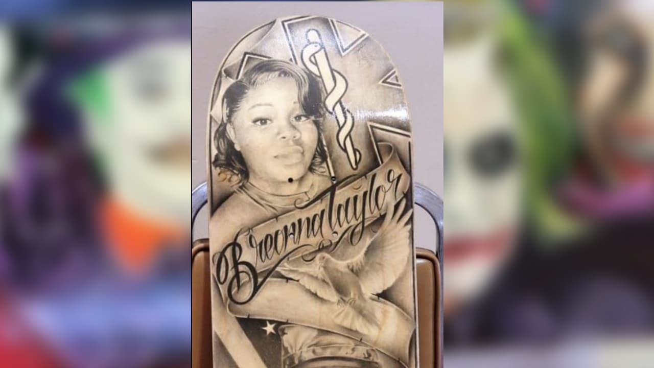 Cuando terminan el diseño y pintado, Rodney Rodríguez de la organización Fresno Skateboard Salvage 
<b>recibe las patinetas y las subasta al público. La idea es recaudar fondos para la organización sin fines de lucro.</b>