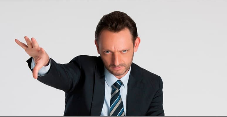 Ricardo Fastlicht es Elías en "Antes muerta que Lichita"