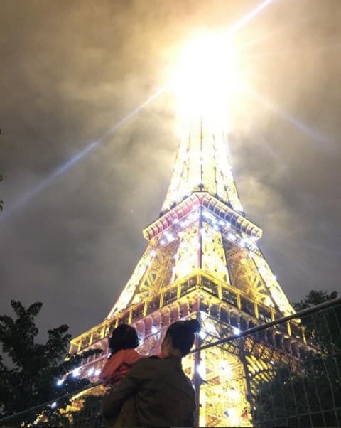 Maravilloso espectáculo de luces en la Torre Eiffel. Giulietta no dejaba de decir ¡Wao!